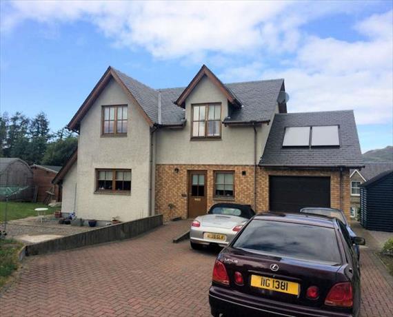 4 Bedroom Detached V...